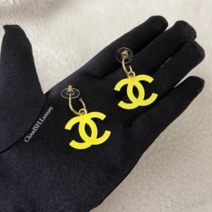 Auth Chanel Vintage Neon Yellow CC Logo Earrings w/ Gold hdw